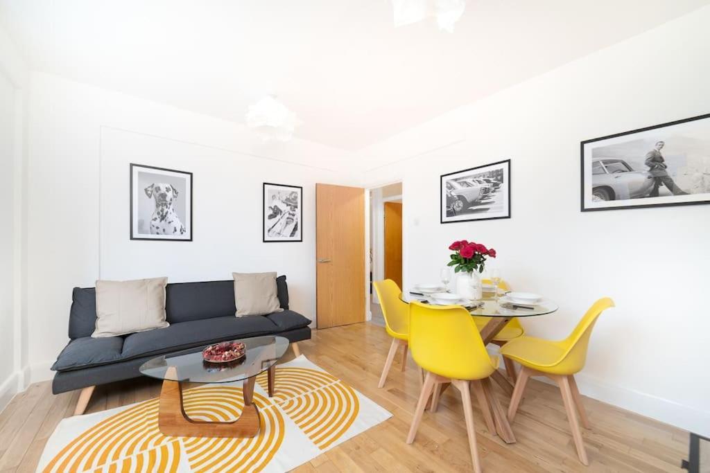 לונדון Two Bedroom Apartment By Buonomo Stays Short Lets & Serviced Accommodation In Balham With Balcony מראה חיצוני תמונה