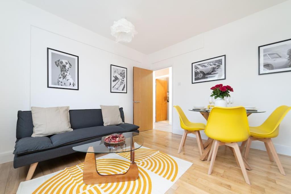 לונדון Two Bedroom Apartment By Buonomo Stays Short Lets & Serviced Accommodation In Balham With Balcony מראה חיצוני תמונה